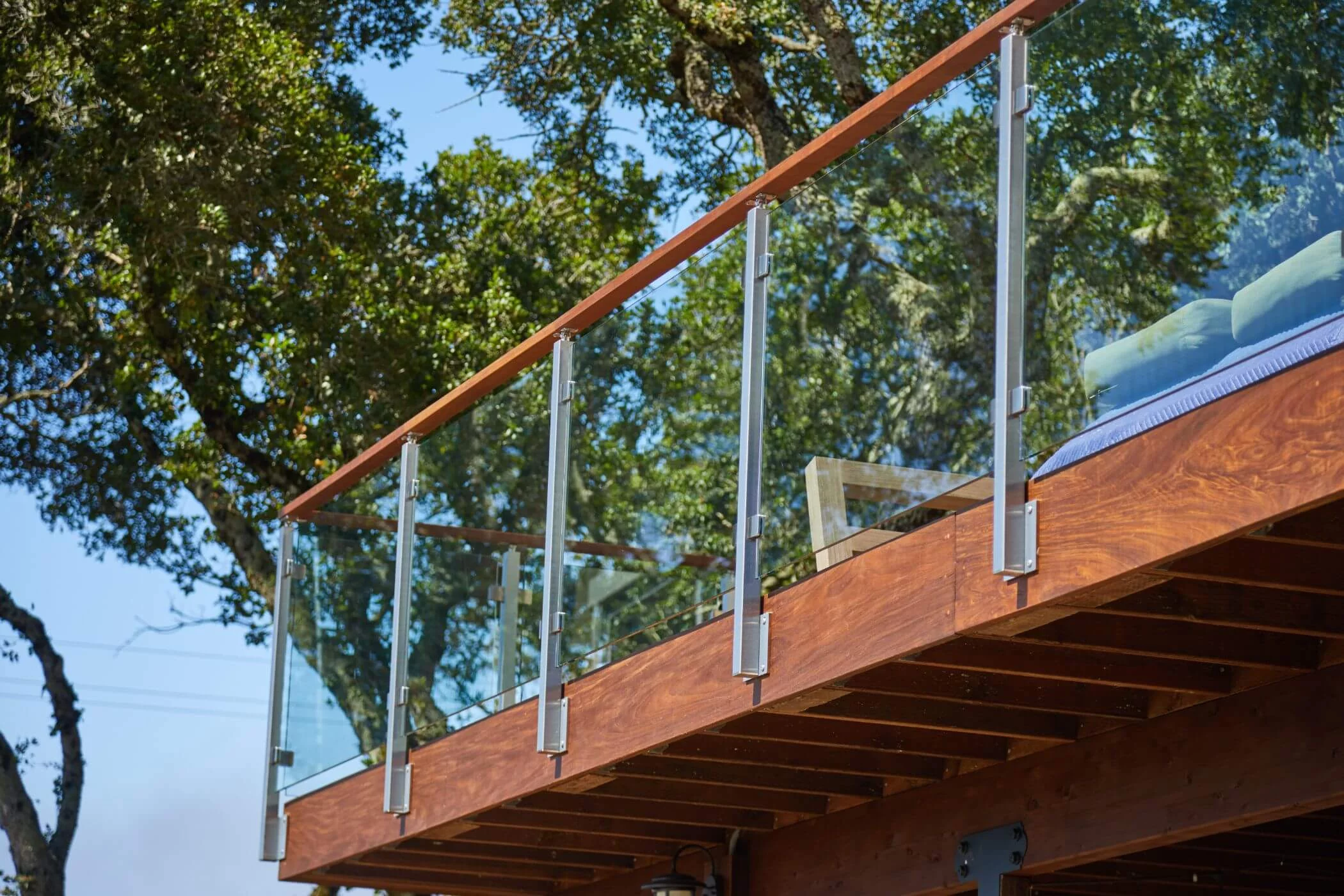 Glass balcony railing example 3